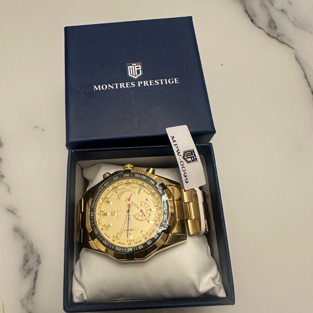 Montres Prestige Gold Chronograph Watch